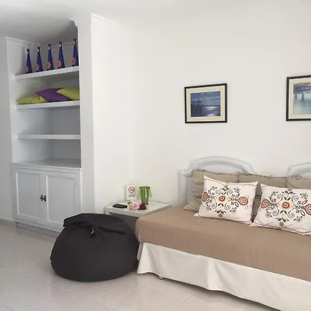 Flamboyant Adults Only Апартаменти